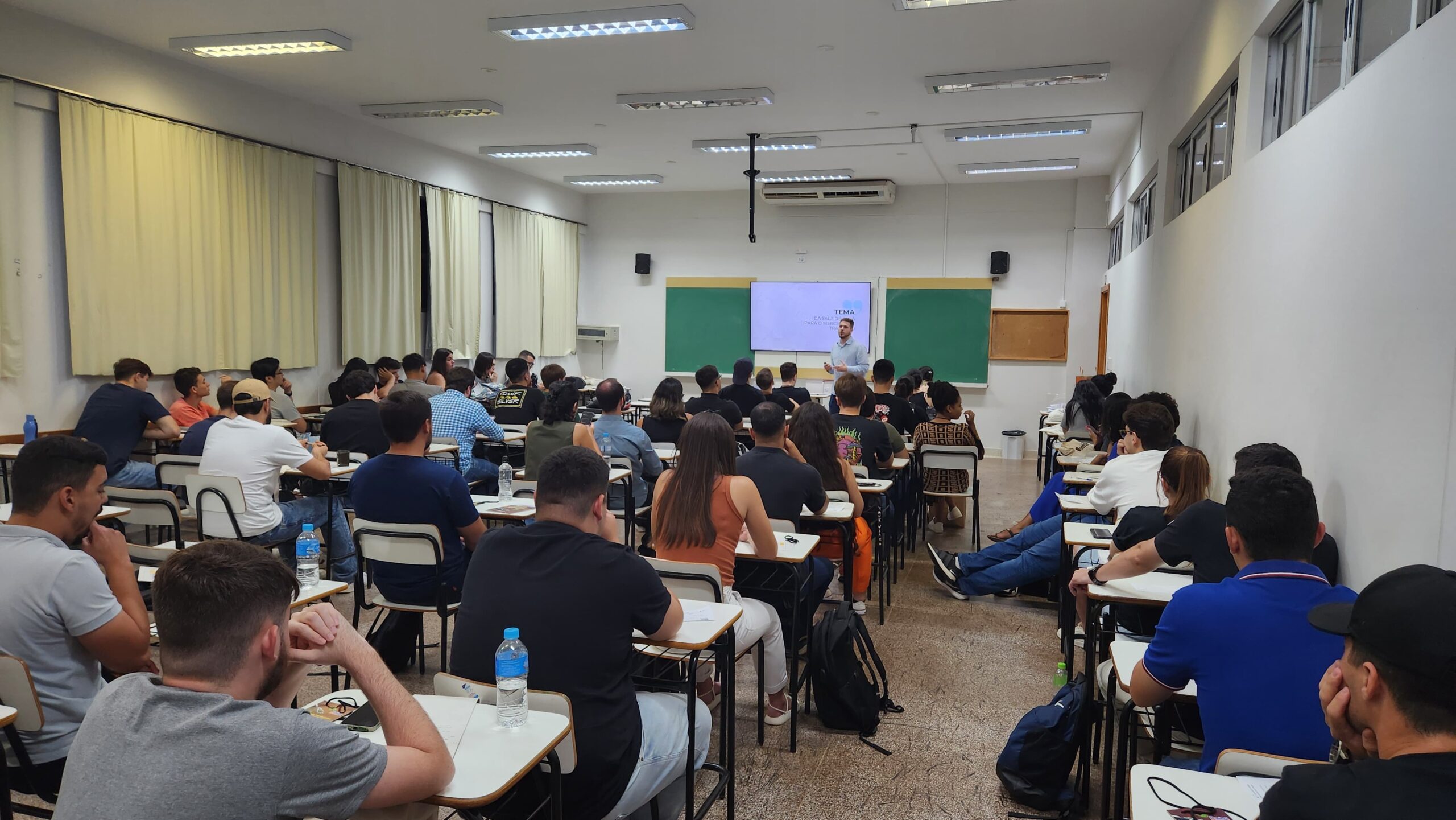 Vehlor no Congresso da Uningá: inspirando e conectando estudantes